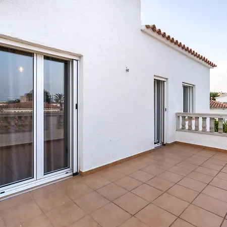 Welcs Casa 089 Emp Cerca Del Mar Holiday home Empuriabrava